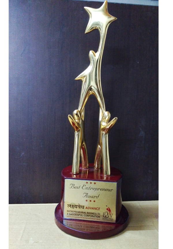 Best Entrepreneur Award by Lakshyavedh