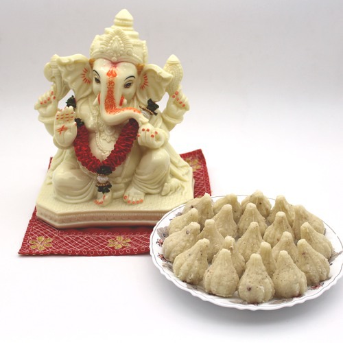 Fresh Coconut Modak / ओल्या खोबऱ्याचे मोदक (11 pcs / 250 gms)